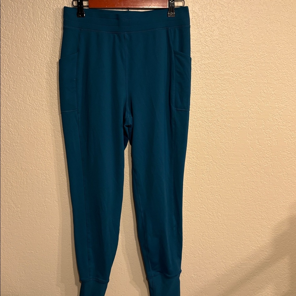 Fabletics Leggings Size Medium